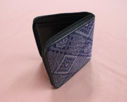 ファスナーつき折財布 ファスナーつき折財布