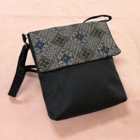 ショルダーバッグ(ふた付き)